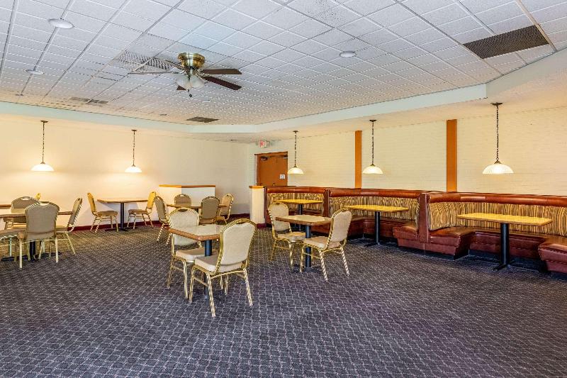 Suburban Extended Stay Hotel - photo 36