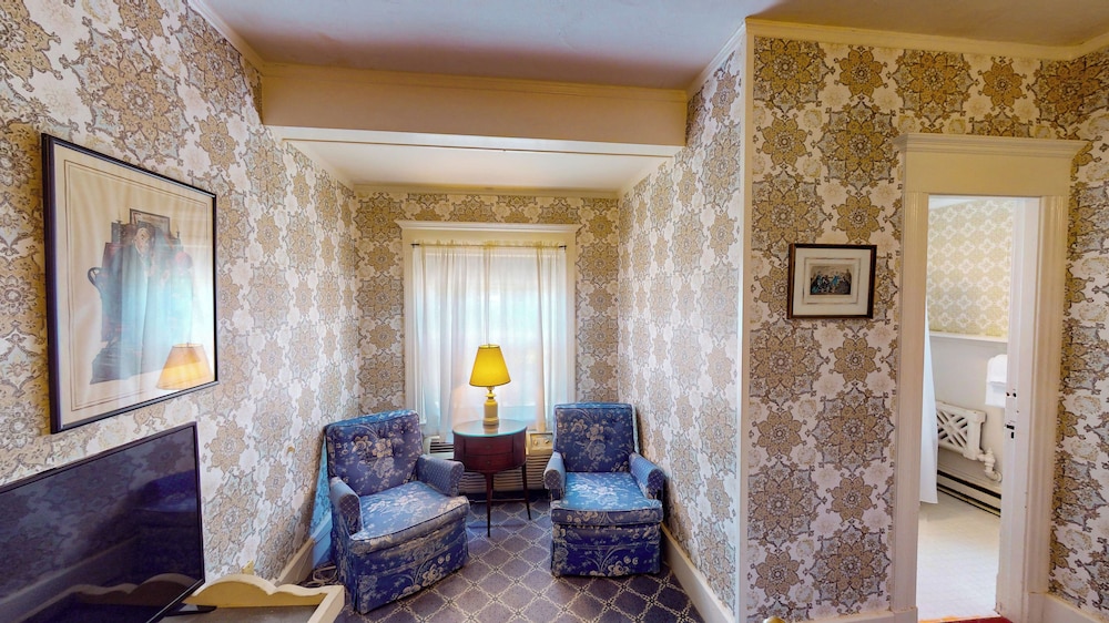 The Red Lion Inn - photo 28