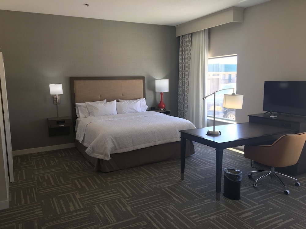 Hampton Inn McPherson - photo 7