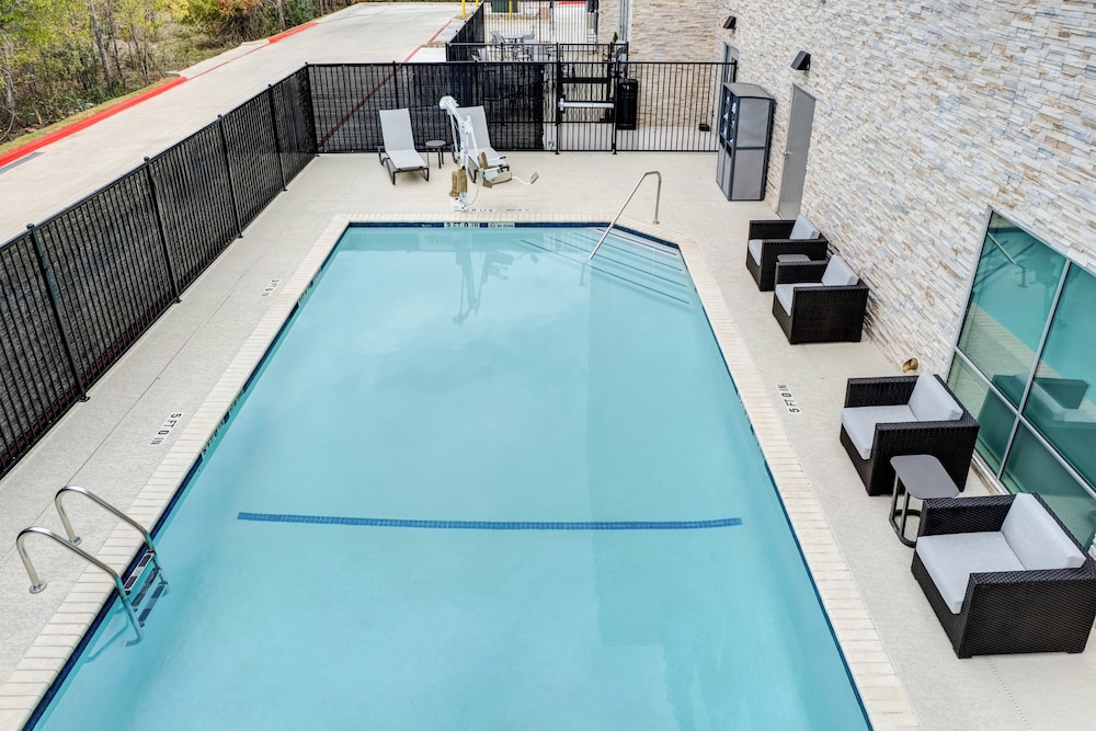 Holiday Inn Express & Suites Austin Airport East by IHG - photo 32
