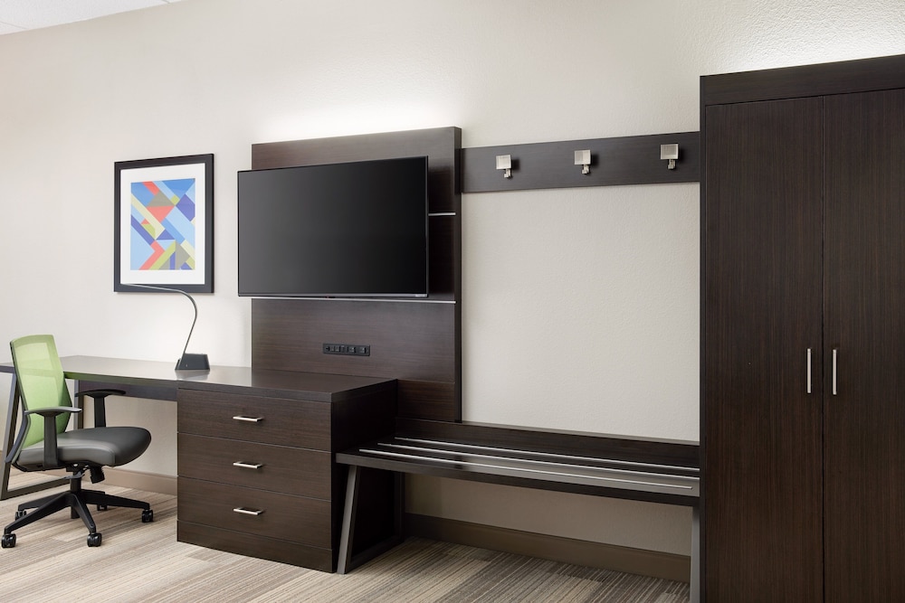 Holiday Inn Express & Suites Seymour by IHG - photo 4