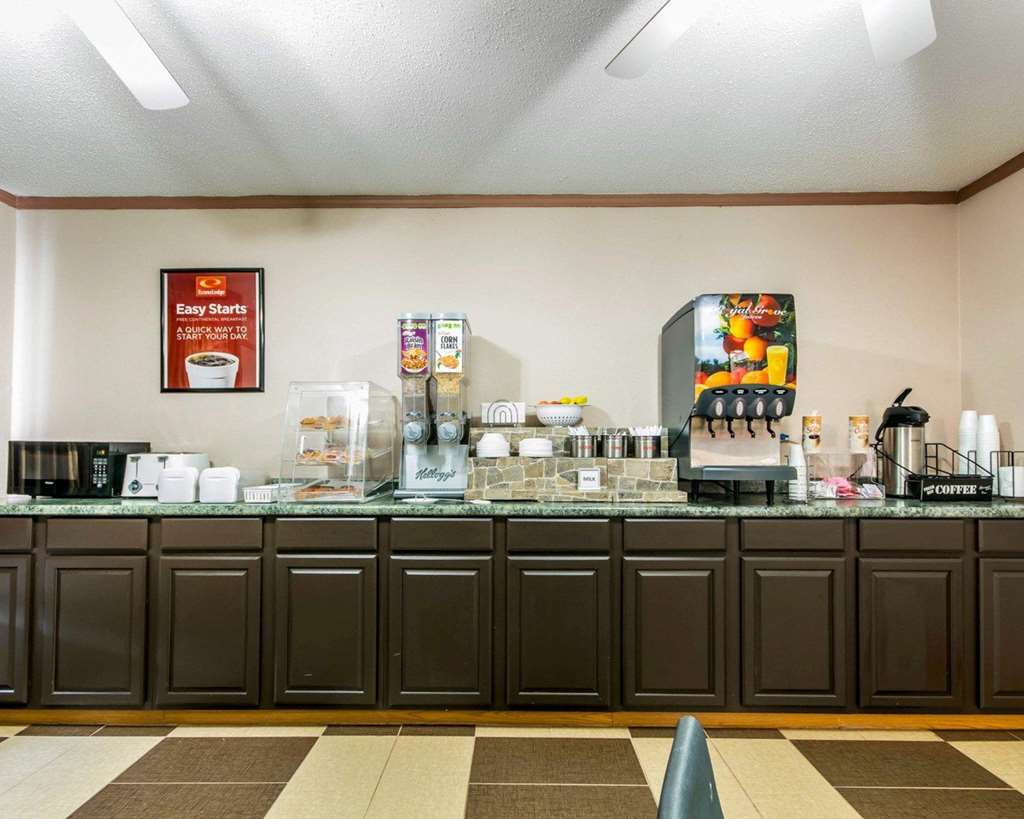 Econo Lodge Franklin South - photo 44
