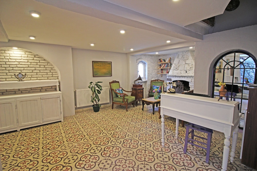 Muzeyyen Butik Otel — Bozcaada — photo 2