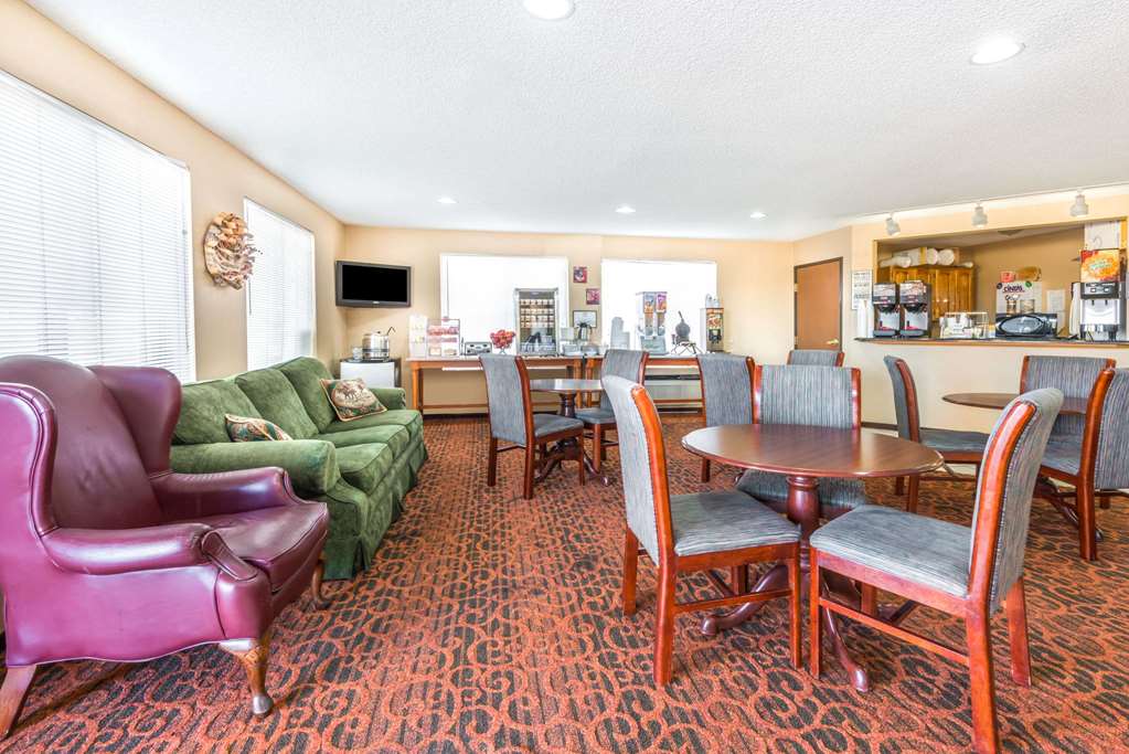 Super 8 by Wyndham Salina I 70 - photo 37