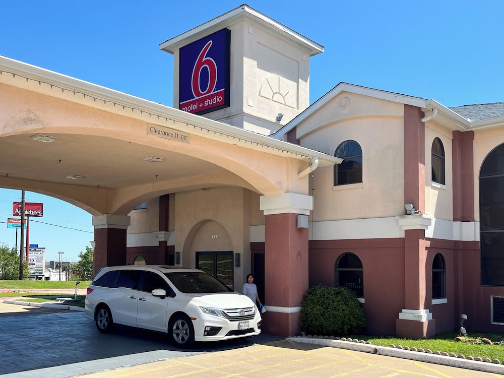 Studio 6 Suites Brenham TX - photo 45