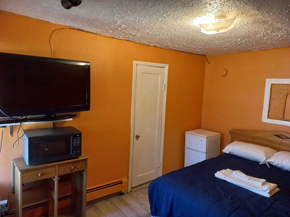 Pillow Talk Motel - photo 27