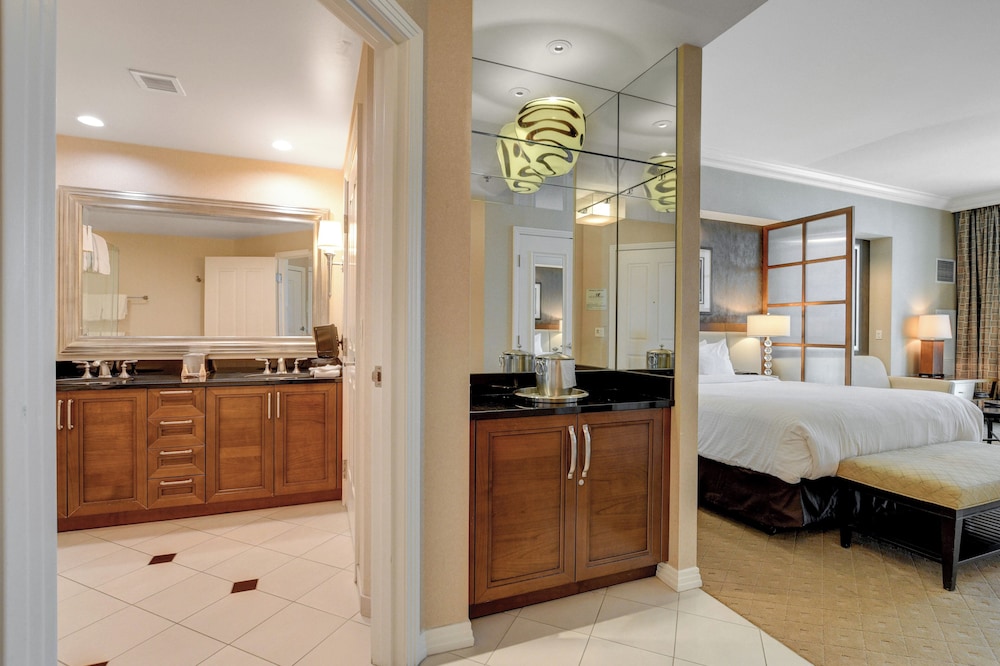 Las Vegas Suites at The Signature - photo 4