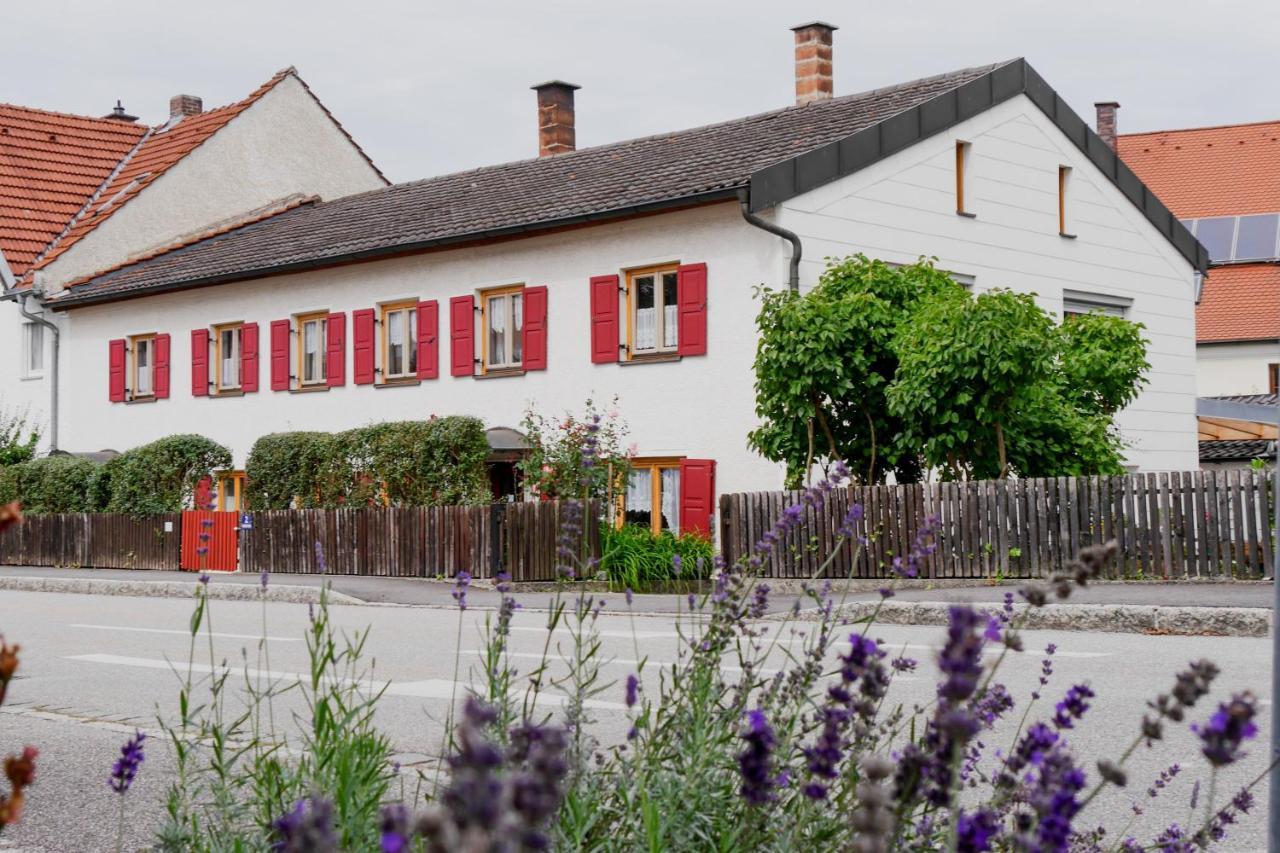 Ferienwohnung Lispet — 4-Star Luxury Hotel in Neuotting, Germany