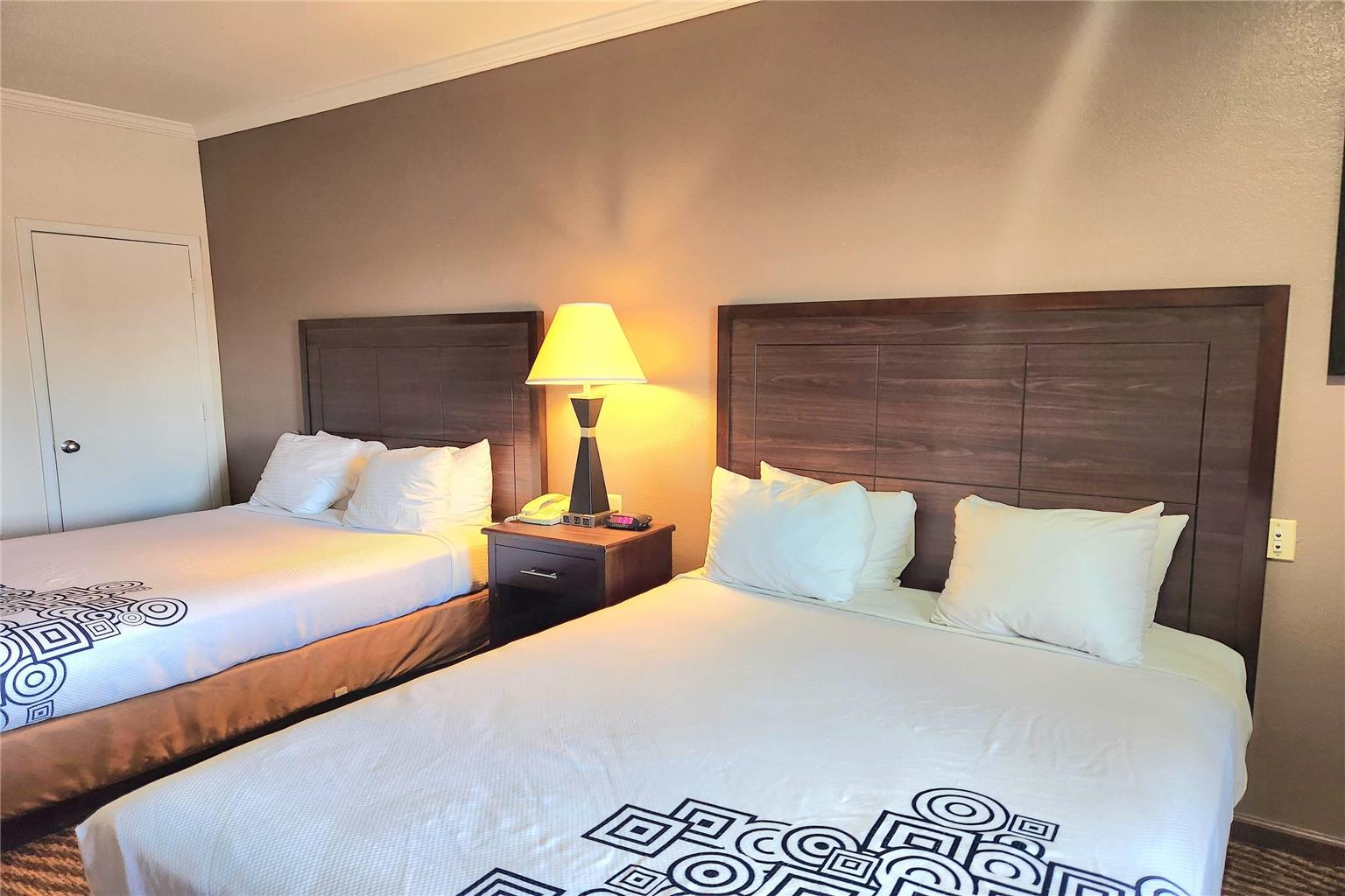 Days Inn by Wyndham Navasota - photo 11