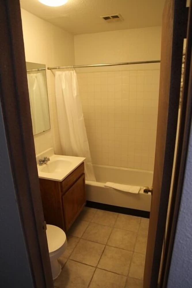 Seatac Inn - photo 28