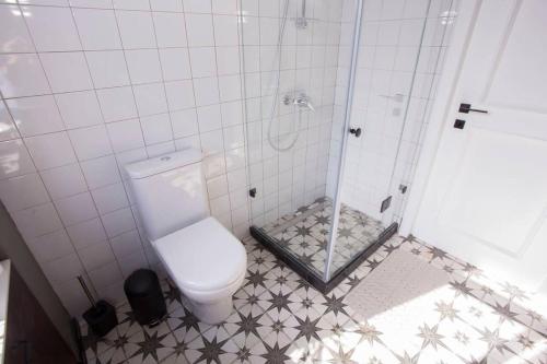 3 Person Apartment By Wehost