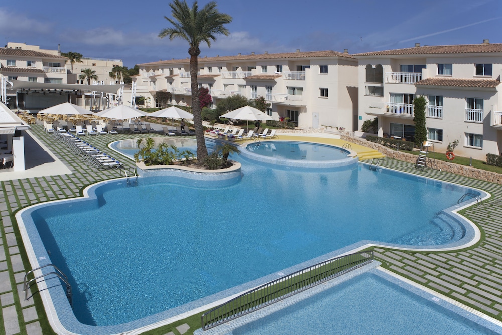 Aparthotel Isla de Cabrera in Ses Salines, Spain