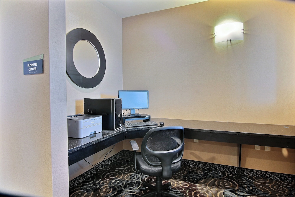 Cobblestone Hotel & Suites Beulah - photo 36