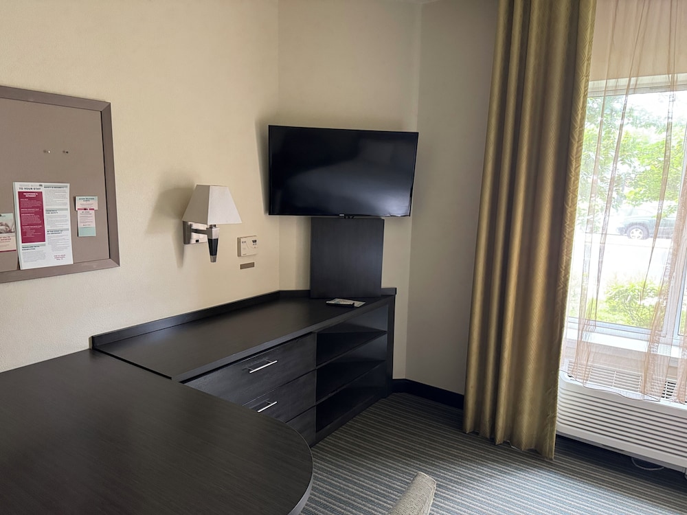 Candlewood Suites Newark South University Area by IHG - photo 10