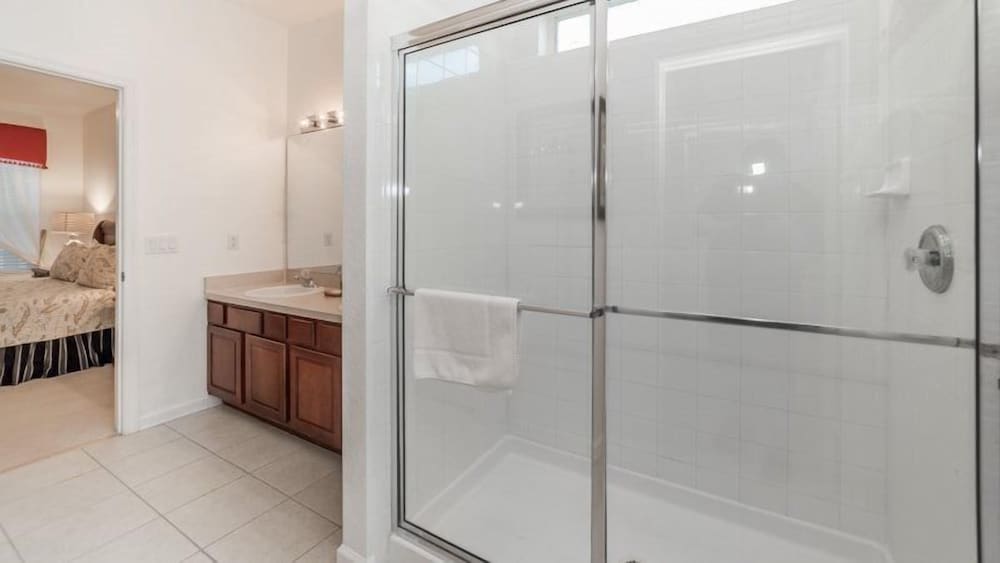 Beautiful 5 Bedroom 5 Bath Pool Home in Windsor Hills Resort - featured photo