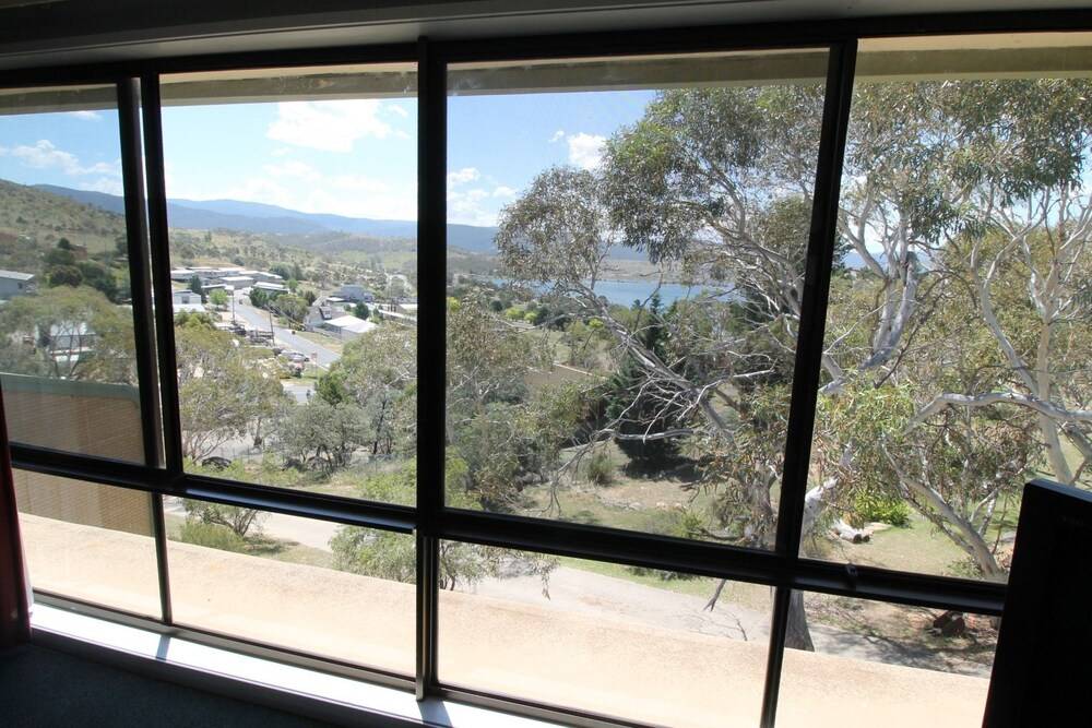 Kirwan Apartments 27 — 4-Star Luxury Hotel in Jindabyne, Australia
