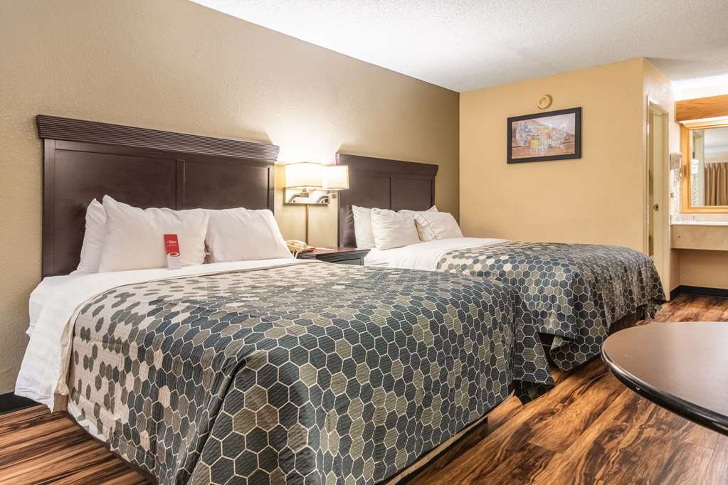 Econo Lodge Hillsboro I 35 - photo 22