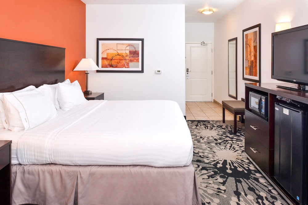 Holiday Inn Express & Suites Greenfield by IHG - photo 9