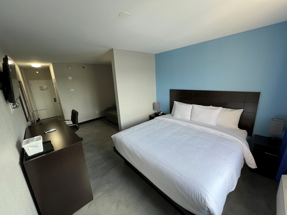 Travelodge by Wyndham Ozone Park - photo 14