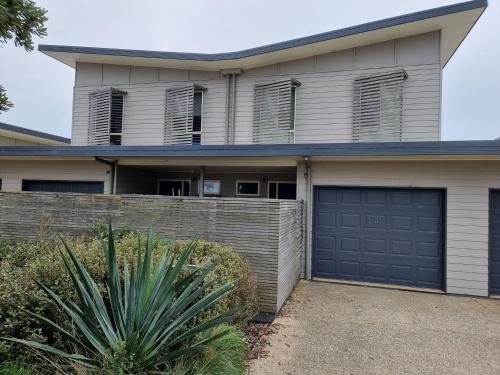 At Broadbeach Inverloch — hotel in Inverloch