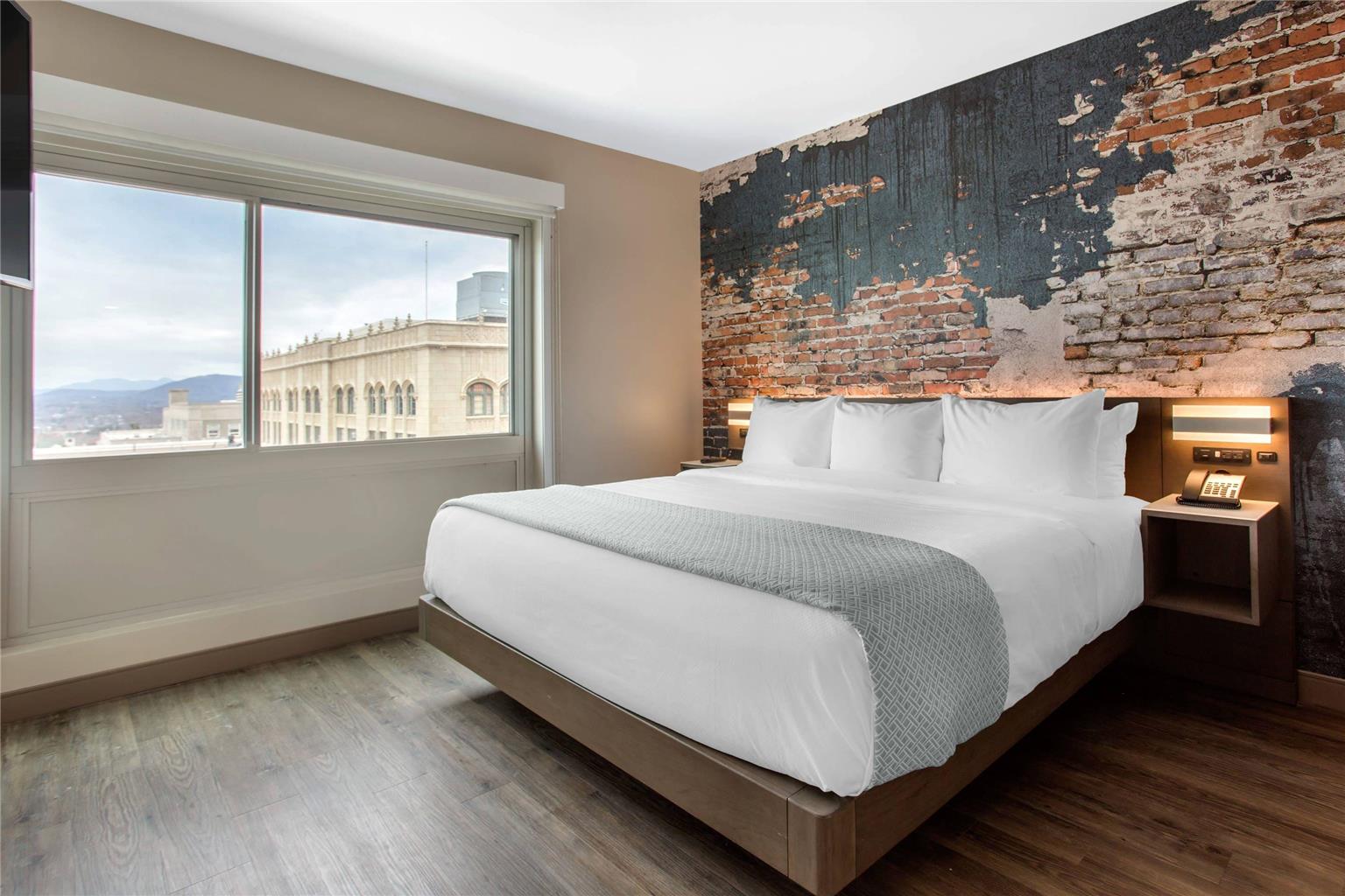 Cambria Hotel Downtown Asheville - photo 32