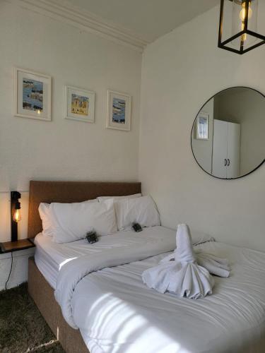 Seaside ground floor flat WIFI & FREE parking
