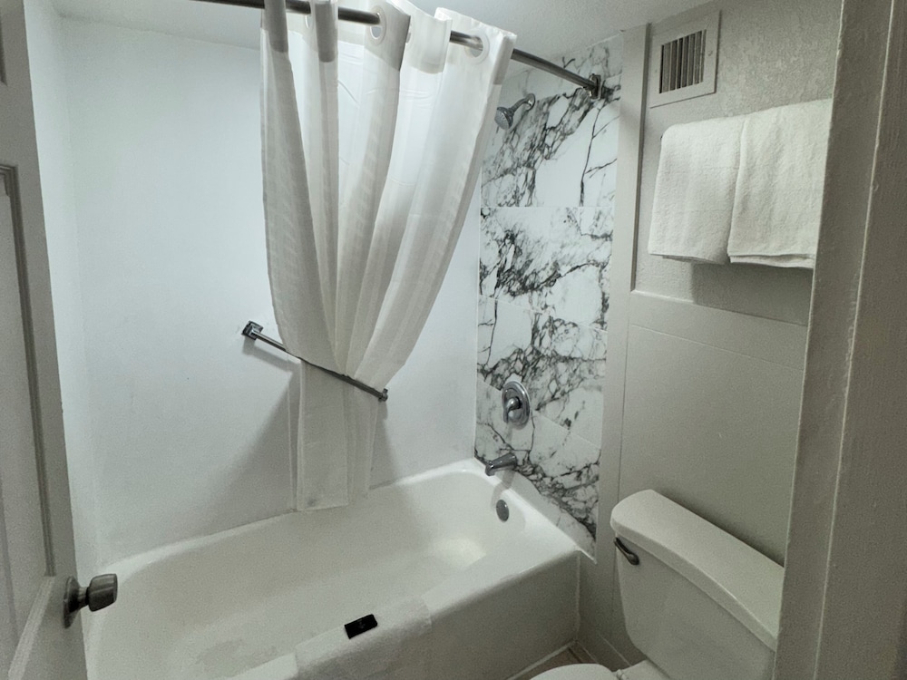 Budgetel Inn Phenix City - photo 26