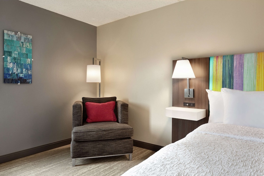 Hampton Inn Houston Brookhollow - photo 18