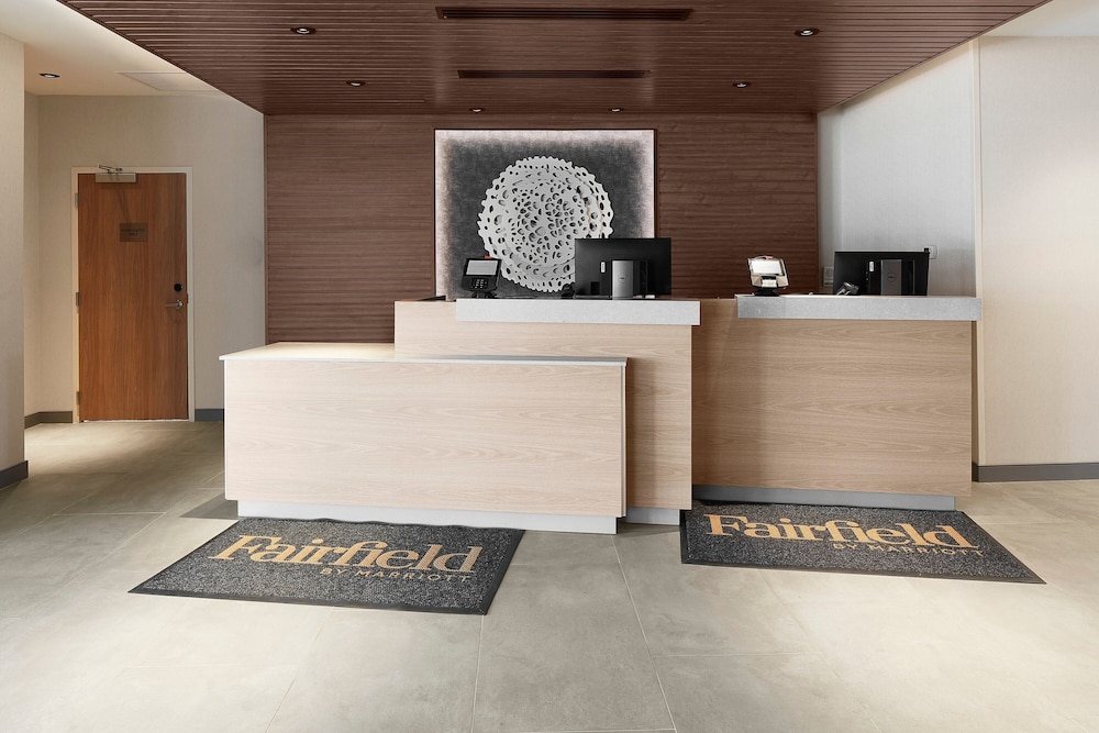 Fairfield Inn & Suites by Marriott Stony Creek - photo 2