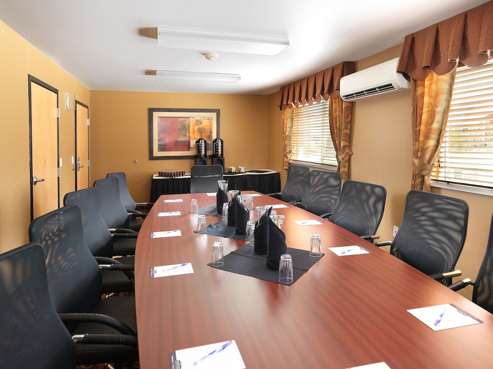 Crystal Inn Hotel & Suites West Valley City - photo 27