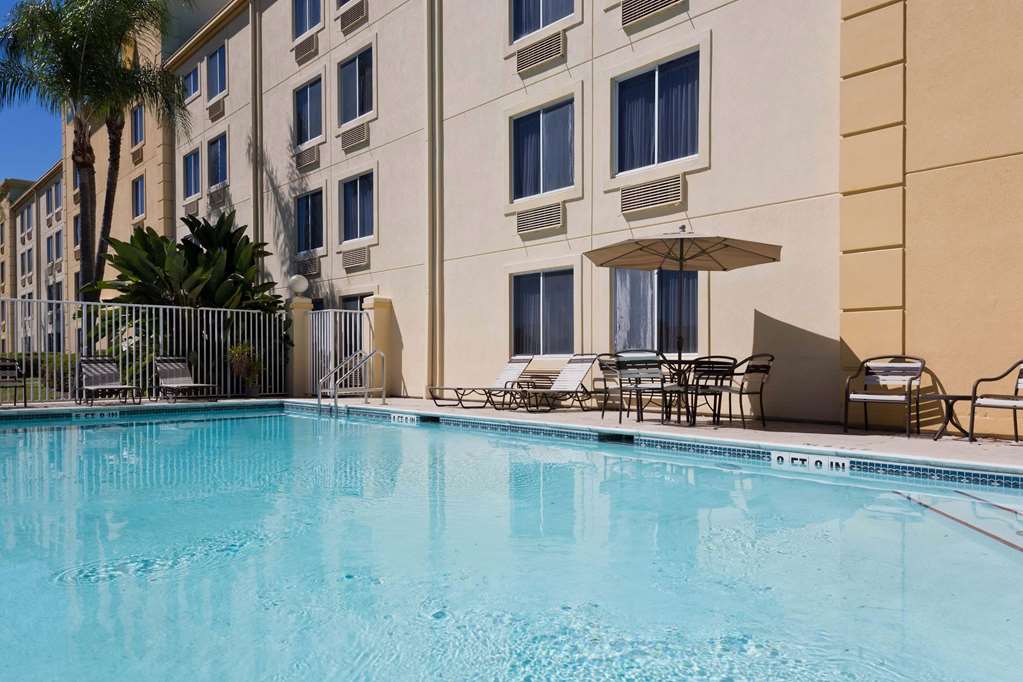 La Quinta Inn & Suites by Wyndham Lakeland East - photo 10