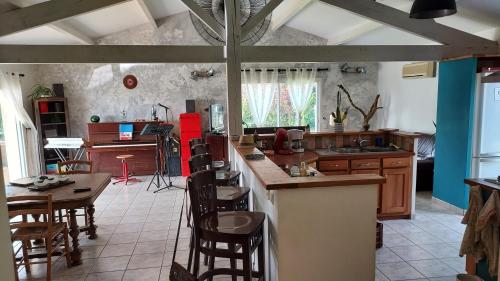La Belle Echappée - carbon neutral hotel in Champagnac