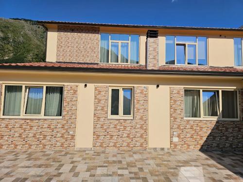 Hotel Petro - carbon neutral hotel in Vlore