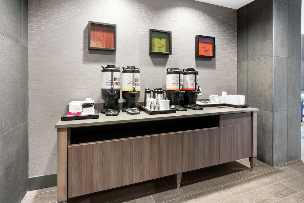 Hampton Inn & Suites Spokane Downtown South - photo 52