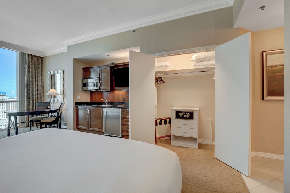 Las Vegas Suites at The Signature - photo 6