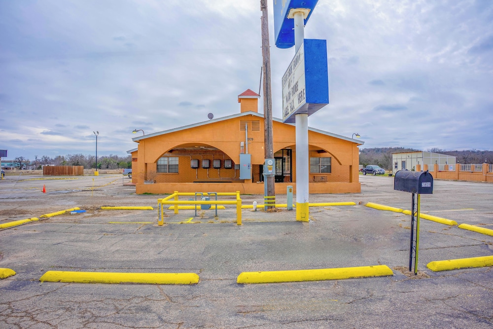 Executive Inn Mineral Wells - photo 56