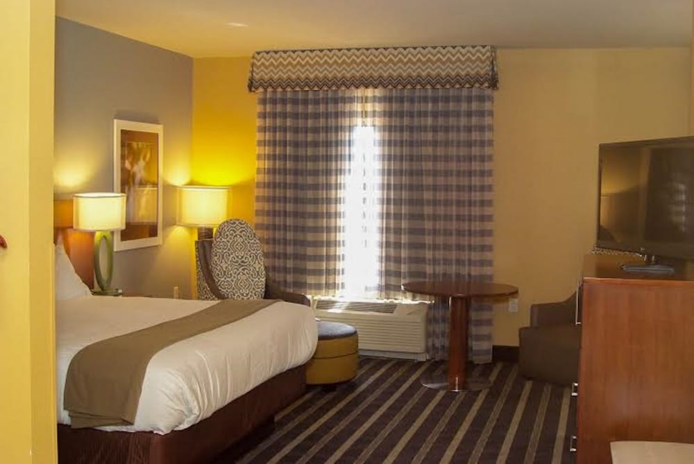 Holiday Inn Express & Suites Perry National Fairground Area #34 by IHG - photo 11