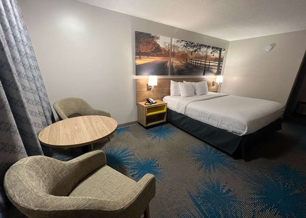 Days Inn by Wyndham Valdosta I 75 - photo 9