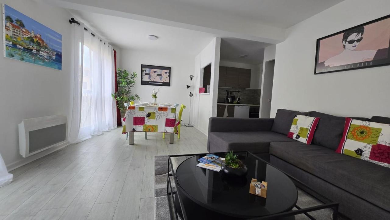 Appartement Kris a la Plage — 4-Star Luxury Hotel in Sainte-Maxime, France