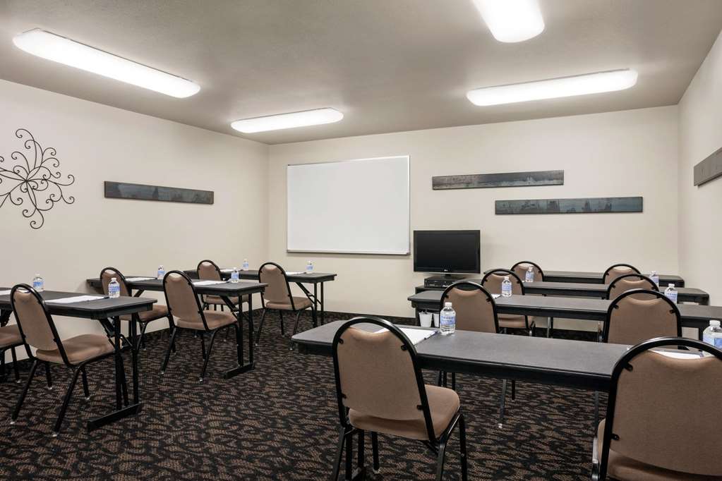 Travelodge by Wyndham McAlester - photo 14