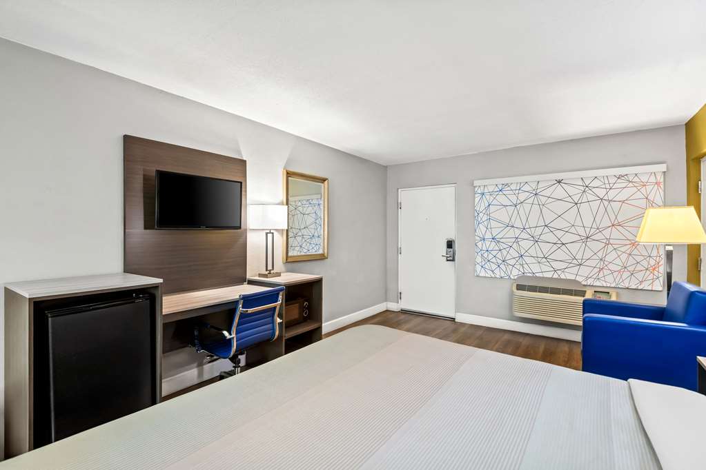 Quality Inn near Blue Spring - photo 11