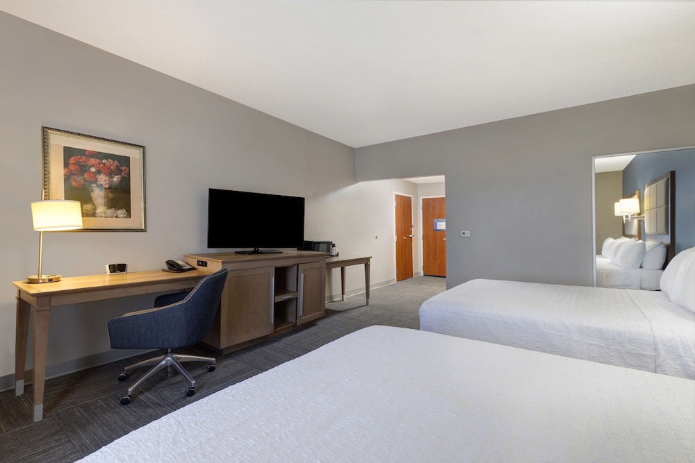 Hampton Inn Victoria - photo 6
