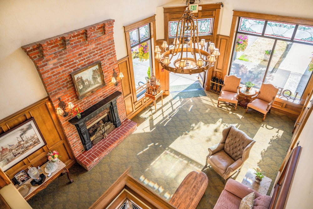 Fairhaven Village Inn - photo 7