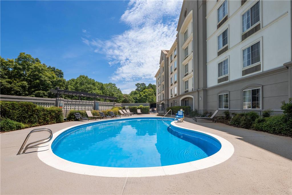 La Quinta Inn & Suites by Wyndham Raleigh Cary - photo 7