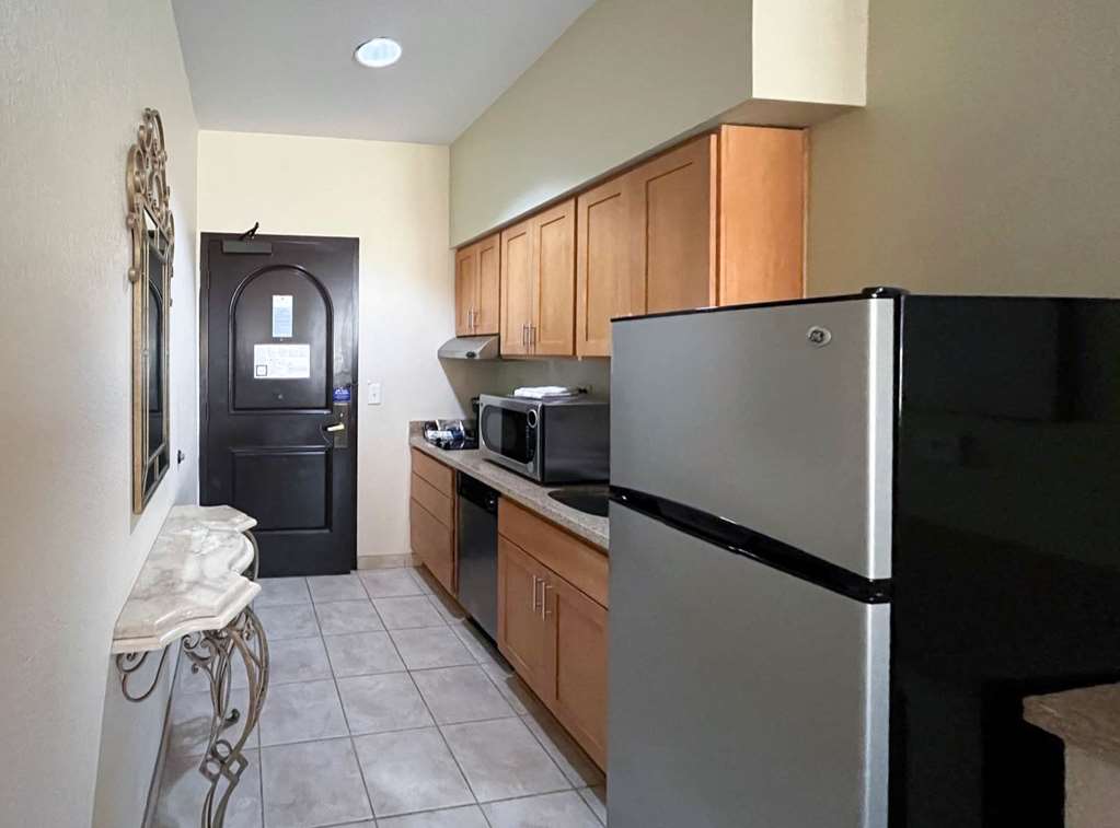 Carlsbad Suites - photo 13