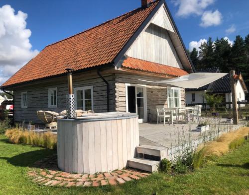 Dom z Bieszczad na Kaszubach całoroczny dom z balią ogrodową — 4-Star Luxury Hotel in Kowalewo Pomorskie, Poland