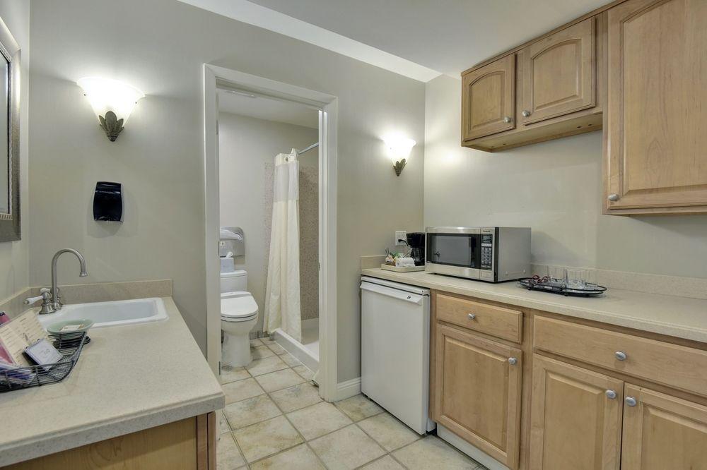 Stanford Terrace Inn - photo 9