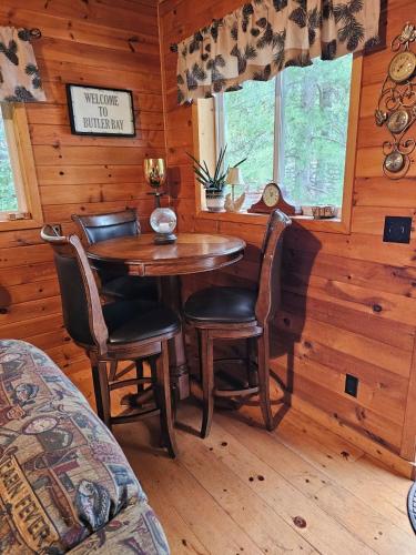 Butler's Bay Teal Lake 4 Bedroom Hotel Room by RedAwning - photo 28