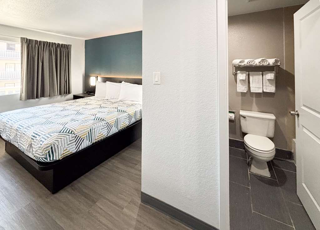 OYO Hotel Irving DFW Airport North - photo 21