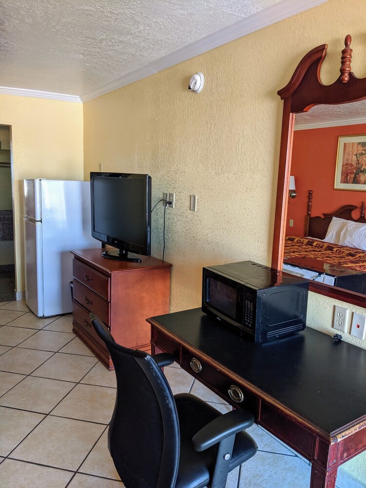 Lake Houma Inn - photo 14